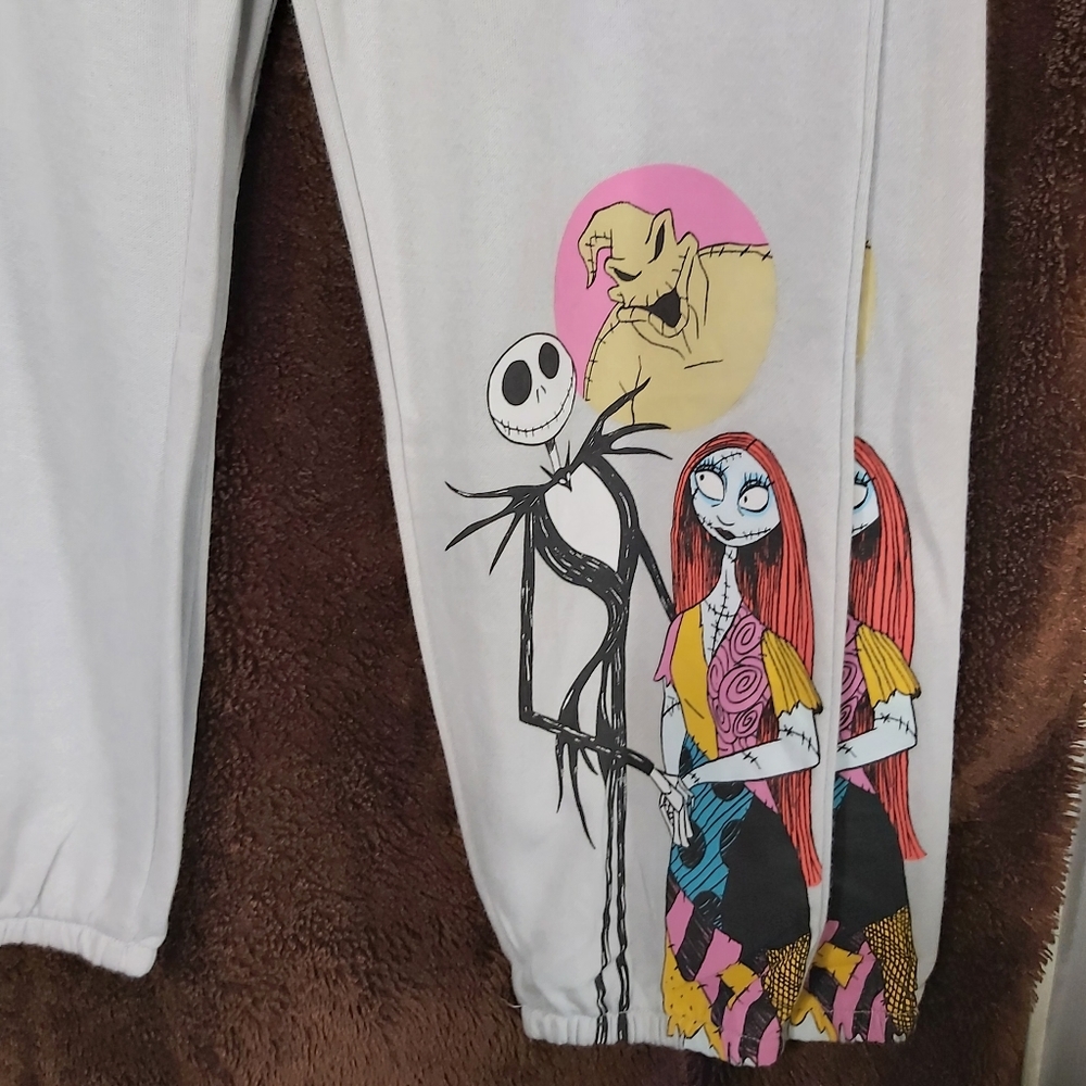 💢SOLD💢Nightmare Before Christmas Dreamy Jogger...size XXL - Picture 2 of 9